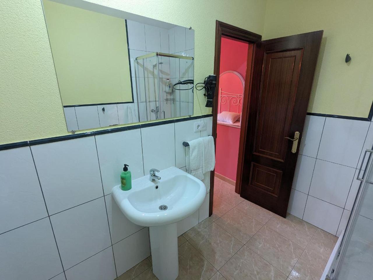 Hotel Vivienda Turistica Vacacional Maricarmen Arou Exteriér fotografie